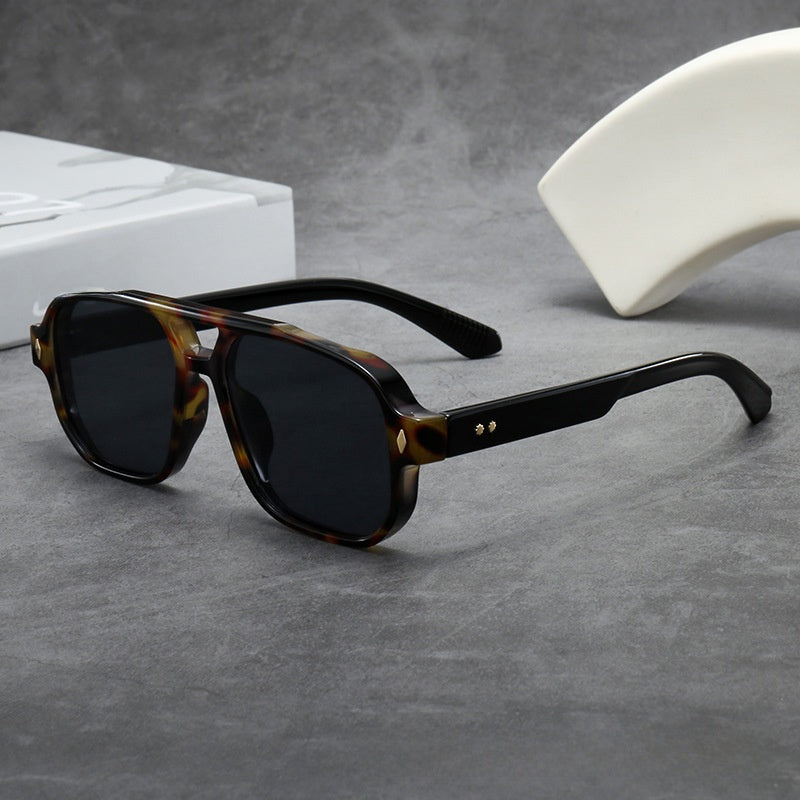 Casual elegant sunglasses