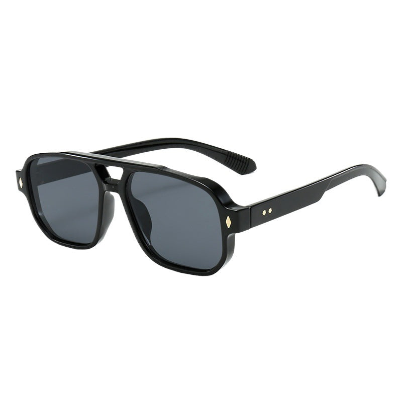 Casual elegant sunglasses