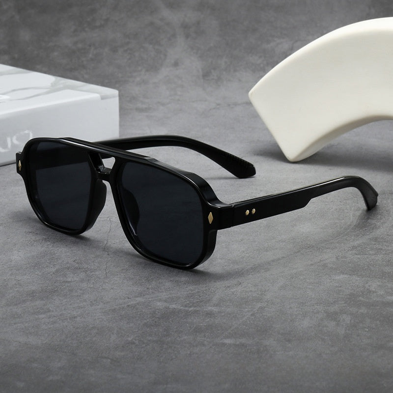 Casual elegant sunglasses